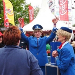 Actor Rotterdam  (NL) Mobile entertainment: the stewardesses