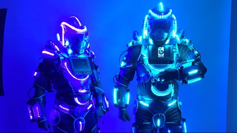 Blu Stilt Walkers Led Robot act