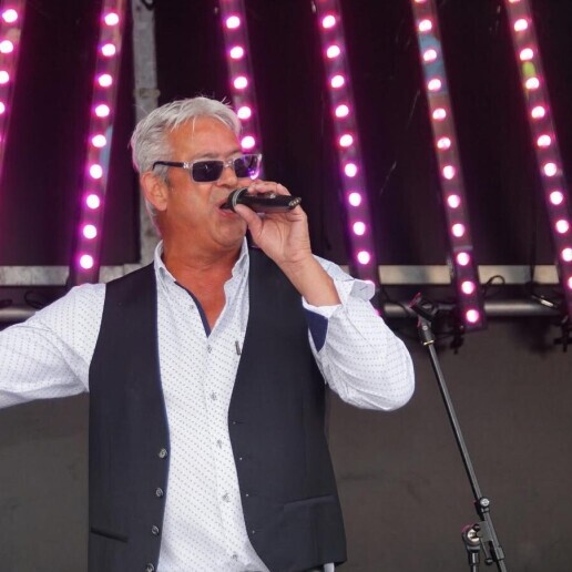 Zanger Lemmer  (NL) Reis door de tijd show