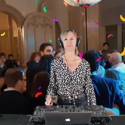 Dj Miss VI (Vrouwelijke Dj/ Female Dj)