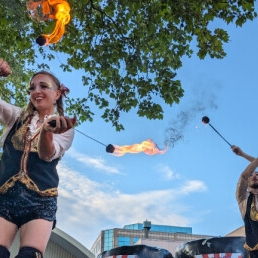 Vuurshow op stelten - Vurige Hoogte