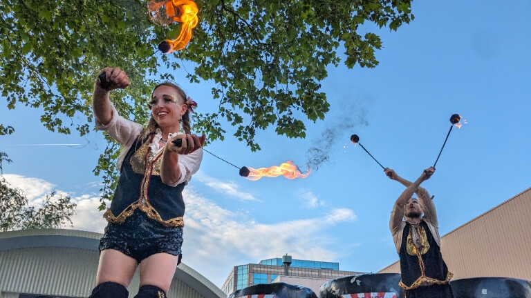 Vuurshow op stelten - Vurige Hoogte