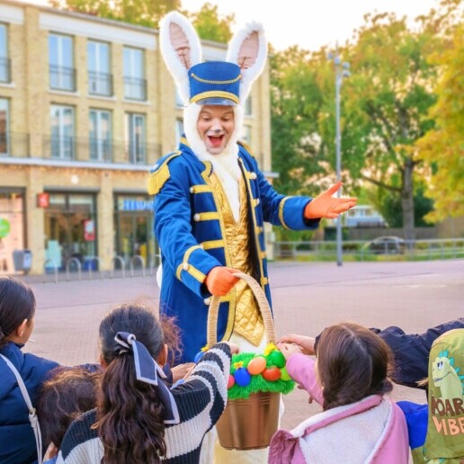 Karakter/Verkleed Apeldoorn  (NL) Paashaas | Met chocolade eieren