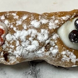 The only truly fresh Sicilian cannoli