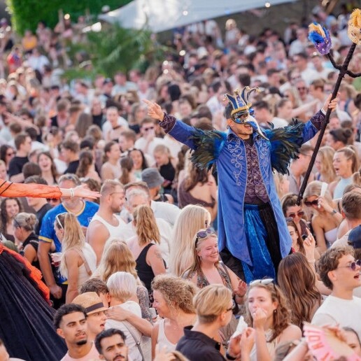 Animatie Waalwijk  (NL) Masquerade Steltlopers - Steltenact