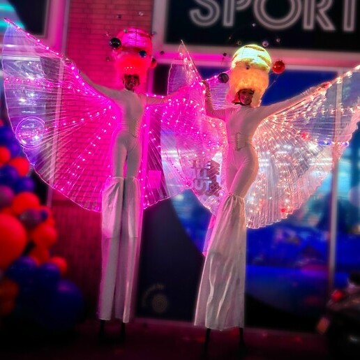 Actor Waalwijk  (NL) Stilt act - Space Stiltwalkers