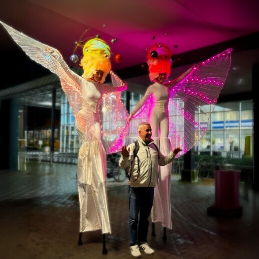 Actor Waalwijk  (NL) Stilt act - Space Stiltwalkers