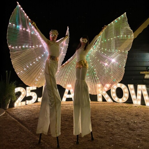 Acrobaat Waalwijk  (NL) Stelten act - Wit Chique Steltenlopers