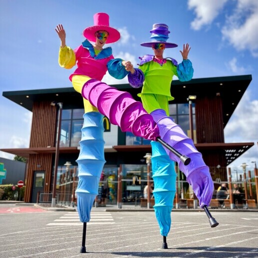 Actor Waalwijk  (NL) Stilt Act – NEON Colors Stilt Walkers