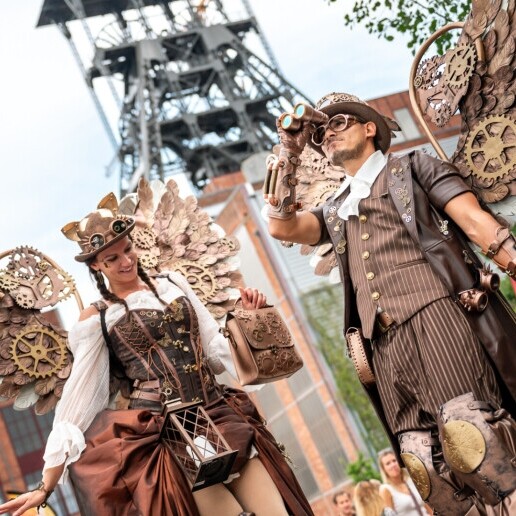 Actor Waalwijk  (NL) Stilt Act – Steampunk Stilt Walkers