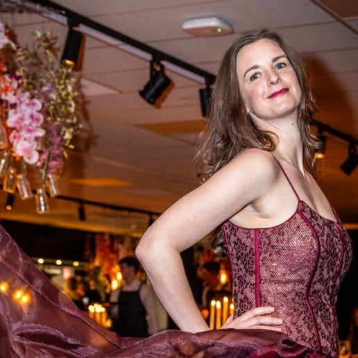 Singer (female) Amsterdam  (NL) Opera near