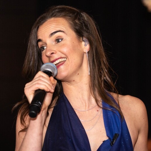 Singer (female) Amsterdam  (NL) Beautiful & special songs