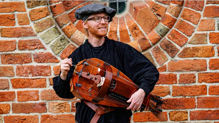 Medieval hurdy-gurdy