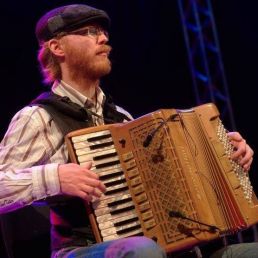 Accordionist Noordbroek  (NL) Folk accordionist Erik de Jong