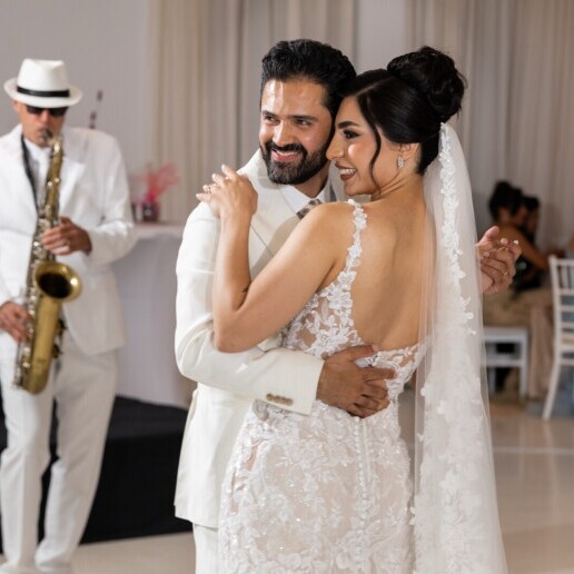 Saxophonist Amsterdam  (NL) Tal & Monica - Bruiloft Ceremonie