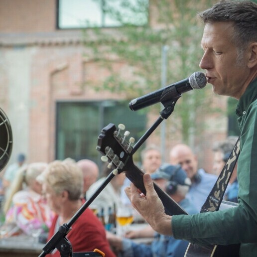 Singer (male) Delft  (NL) Marcel de Haas, Guitarist, Covers, Singer
