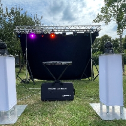 Complete drive-in show for your party!