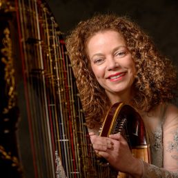 Carla Bos, harpist