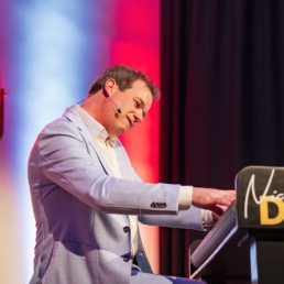 Speaker Hilversum  (NL) Nicholas Duin - Musical Speaker