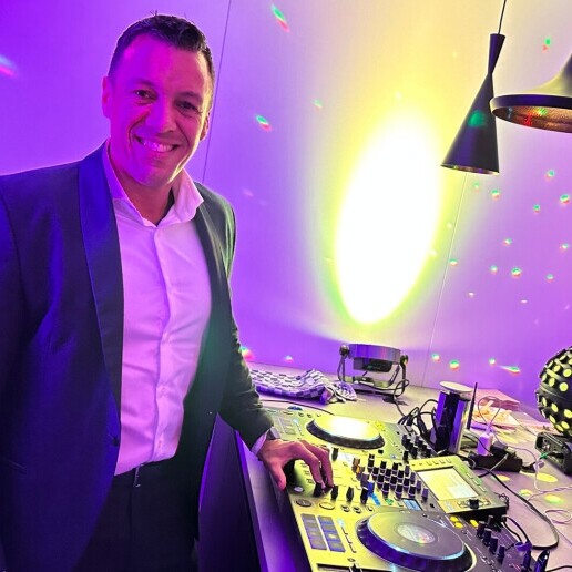 DJ Spijkenisse  (NL) Party & Dance allround "Zilver" show