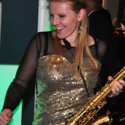 Saxophonist Rotterdam  (NL) Monique on Sax with Supreme Show