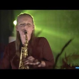 Monique on Sax met Supreme Show