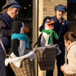 Zingende Pinguïns (mobiele kerstact)