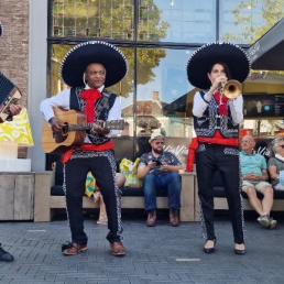 Mariachi Express Serenate trio