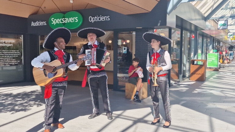 Mariachi Express Serenate trio