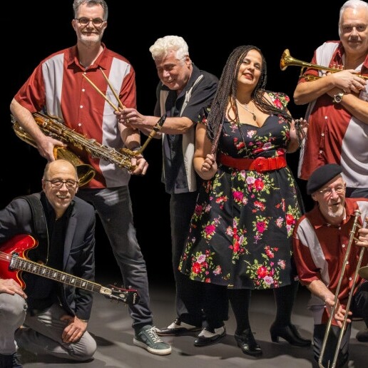 Band Heythuysen  (NL) Dance shoes on: standing still not an option