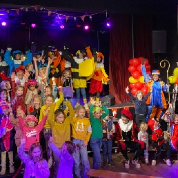 Kindervoorstelling Zevenaar  (NL) KIDSFISSA en de dansende Pieten!