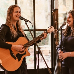 Live muziek door Mindel & Sabien