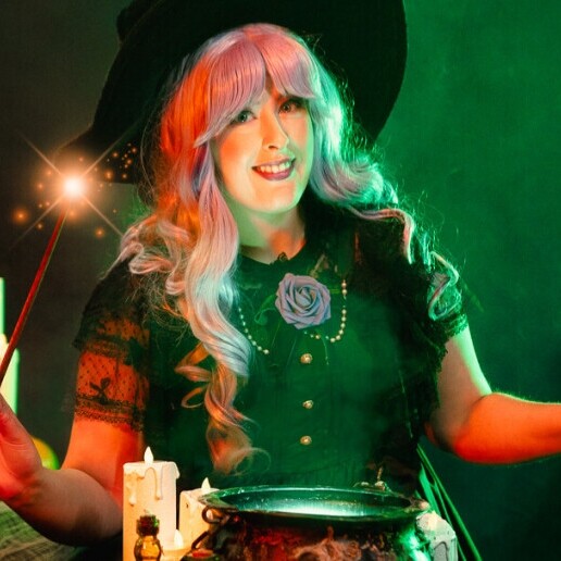 Actor Veenendaal  (NL) Cozy Scares with Witch Hortensia