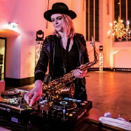 DJ Willemstad  (Noord Brabant)(NL) DJ saxophonist - Paris Plan - live lounge