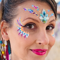 Make-up artist IJsselstein  (Utrecht)(NL) Festival paint and glitter bar Lot and Loes