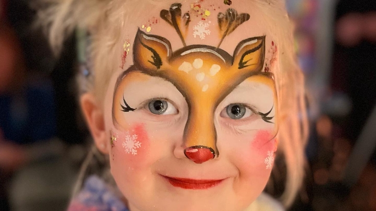 Christmas face painting with Lot and Loes