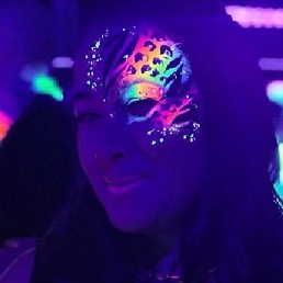 Schminker IJsselstein  (Utrecht)(NL) Neon paint- en glitterbar met Lot & Loes