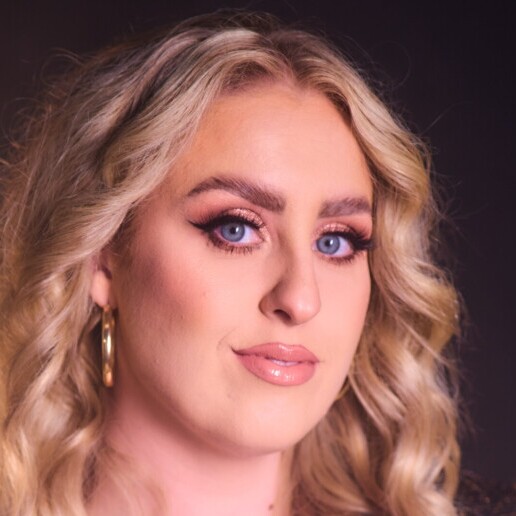 Singer (female) Berlicum  (Noord Brabant)(NL) Peggy Mays