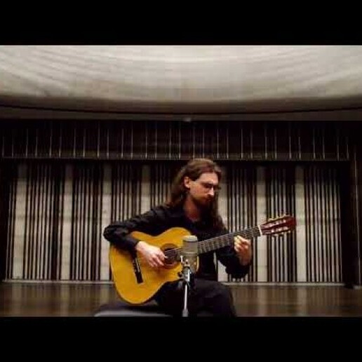 Emilio, solo-gitarist/zanger