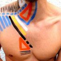 Bodypaint een Naaktmodel