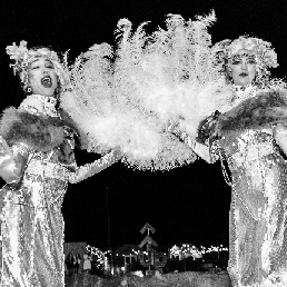 Roaring Ladies stilt walkers