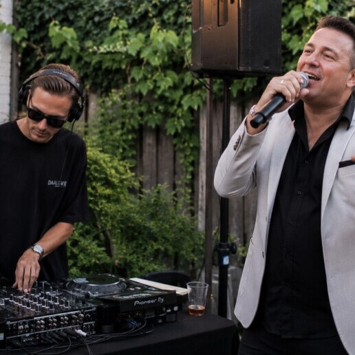 DJ Rijswijk  (Zuid Holland)(NL) ShowBird Summer Deal: DJ + Singer