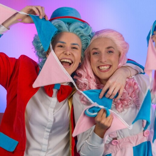 Kids show Aalsmeer  (NL) Kings Day show with Flop & Sas