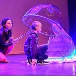 Magic bubble show