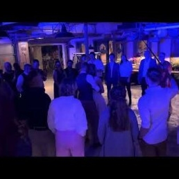 De zingende verjaardags DJ Ferdy