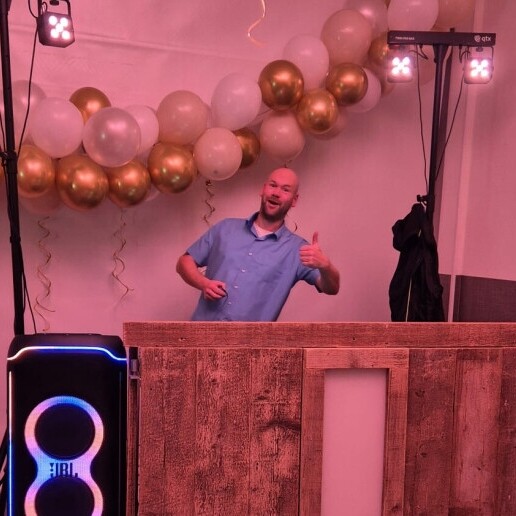 Drive-in show Haaksbergen  (NL) The singing birthday DJ Ferdy
