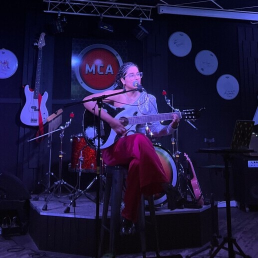 Singer (female) Rotterdam  (NL) May Florance
