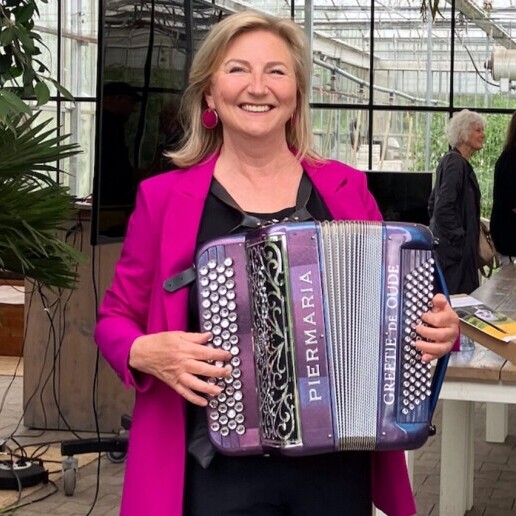 Accordeonist Huizen  (NL) Feestelijke muziek! Accordeonist Greetje