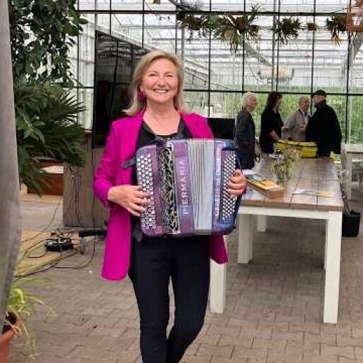 Accordeonist Huizen  (NL) Feestelijke muziek! Accordeonist Greetje