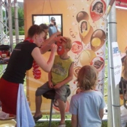 Make-up artist Boxmeer  (NL) Face paint stand